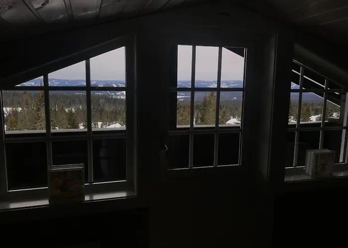 Stor Familiehytte Pa Smasaetra, Casa de Férias Sjusjoen